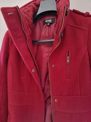 Abrigo color burdeos vino. El Corte Inglés - T.40