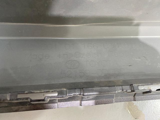 Parachoques Toyota Yaris 521590DC60