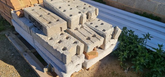 Bloques pies para vallas metalicas