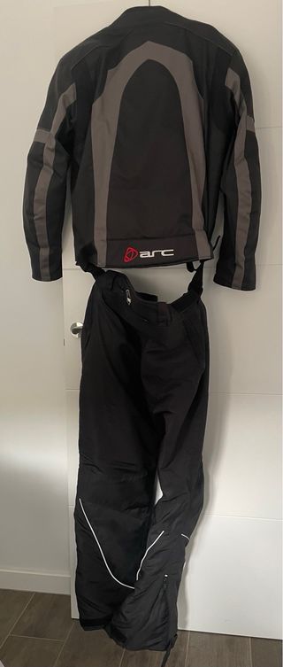CHAQUETA Y PANTALON DE CORDURA ARC.