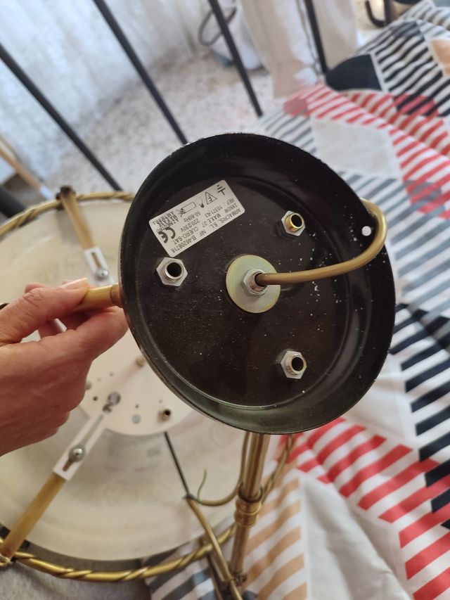 Lámpara techo vintage dorada, le falta el gancho q