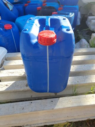 Garrafas de plástico azules de 20kg y de  25kg