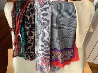 Pañuelos estampados y lisos
Desde 5€ 