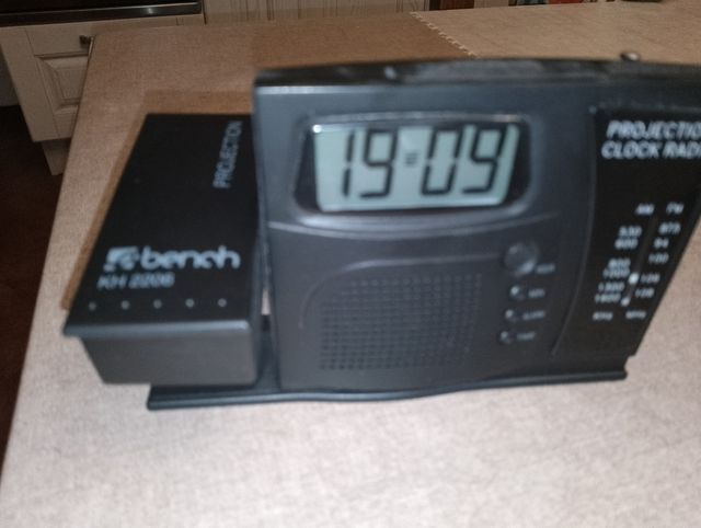 Radio sveglia Bench KH 2206 con proiezione