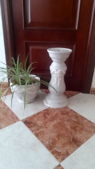 Macetero con pie - Cerámica gris y blanco