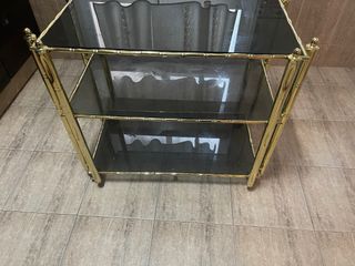 Mesa de salon de cristal y metal