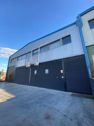 Nave industrial en venta en Sant Vicenç dels Horts