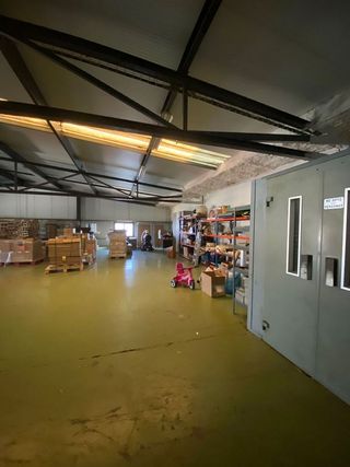 Nave industrial en venta en Sant Vicenç dels Horts