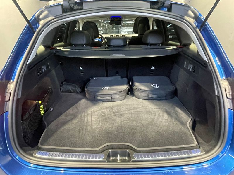 Mercedes-Benz GLC 2023, foto 22