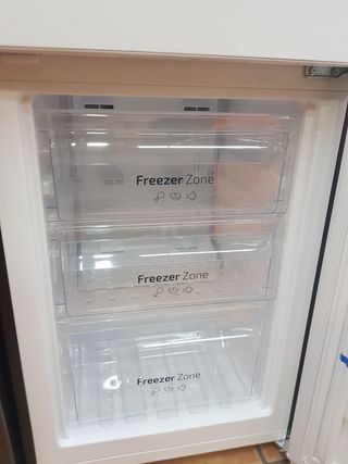 Nevera Cecotec 180x54x57 No Frost