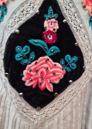 Preciosa Blusa de Sfera Nueva