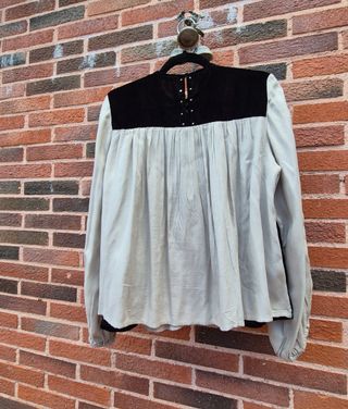 Preciosa Blusa de Sfera Nueva
