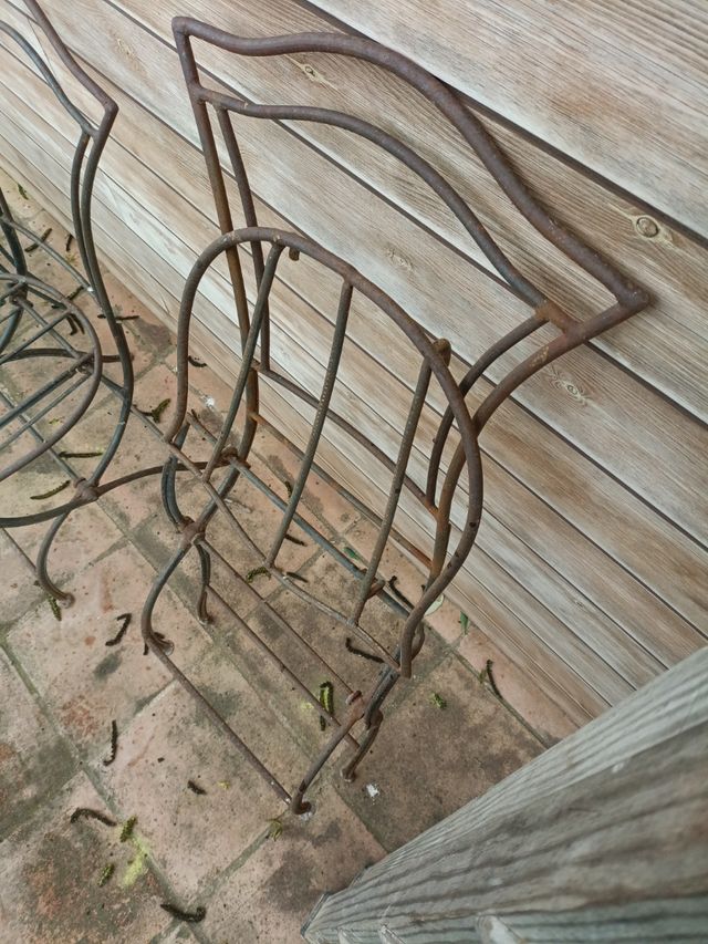 4 Sillas de forja antiguas las 4  por 75