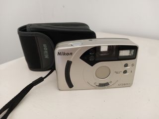 Cámara Nikon AF240SV compacta