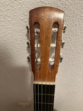 Guitarra , marca Raimundo