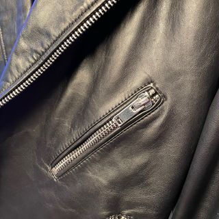 Cazadora cuero piel estilo biker
