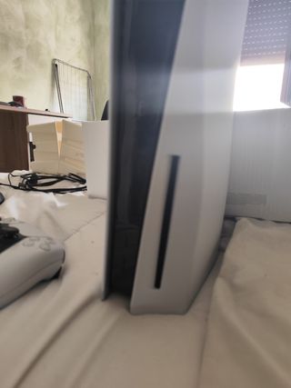 PlayStation 5 con lector, mando, soporte y cables