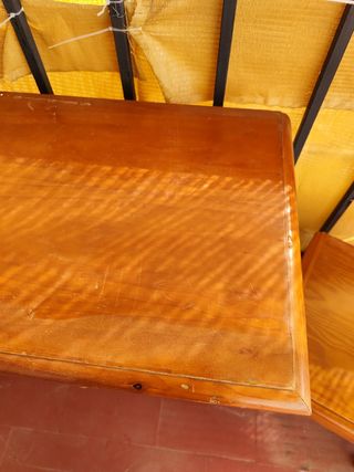 Juego de 2 Mesitas Madera y 1 escritorio