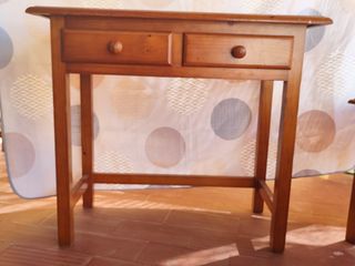 Juego de 2 Mesitas Madera y 1 escritorio