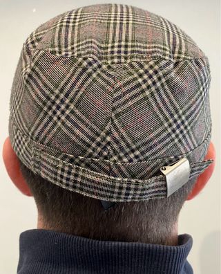 Cappellino con visiera 