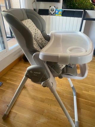 Silla Jané milá practicamente nueva