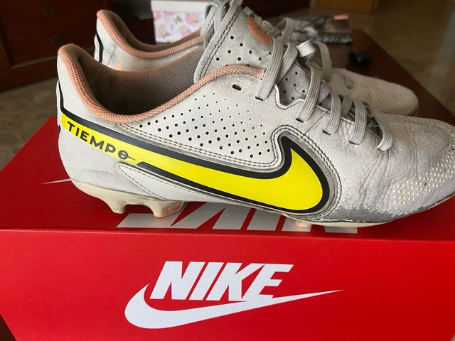 Zapatillas fútbol césped