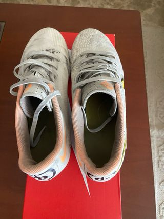 Zapatillas fútbol césped