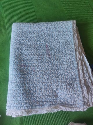 Lote bebé: sabanas, edredón, porta panal