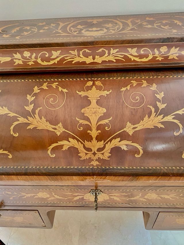 Buró de tambor de estilo holandés España a mediados del siglo XX