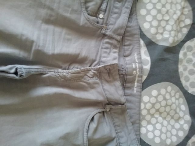 Pantalón fino Purificación García gris.