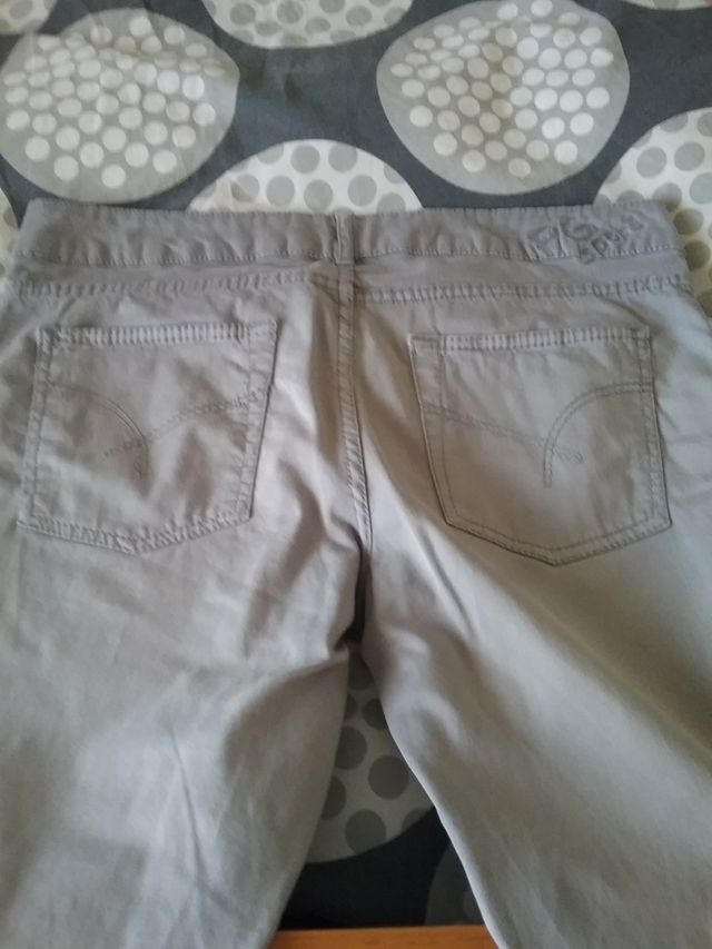 Pantalón fino Purificación García gris.