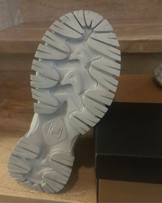 Zapatillas Fila Gris - Nuevas