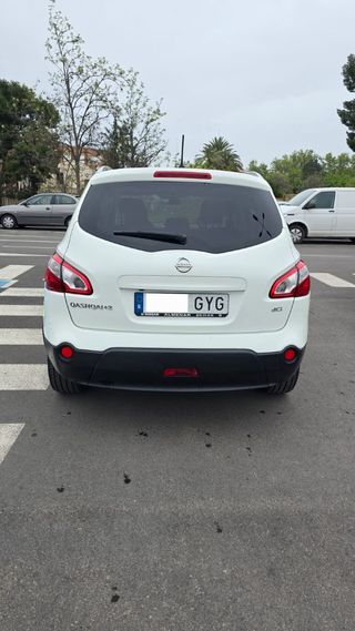 Nissan Qashqai+2 2010