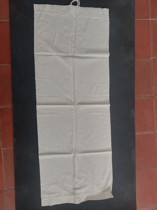 Funda almohada antigu bordada