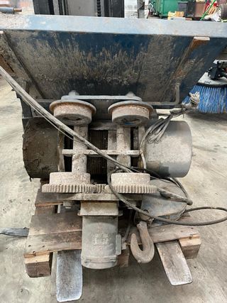 Grúa Jaso 1t - Cabrestante y mando