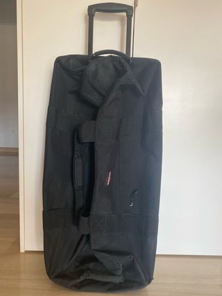 Maleta Eastpak negra - Trolley