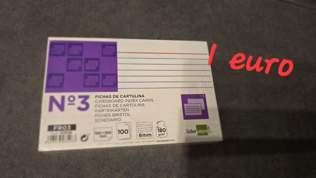 Bolígrafos BIC,carpetas A4,recambios de renglones 