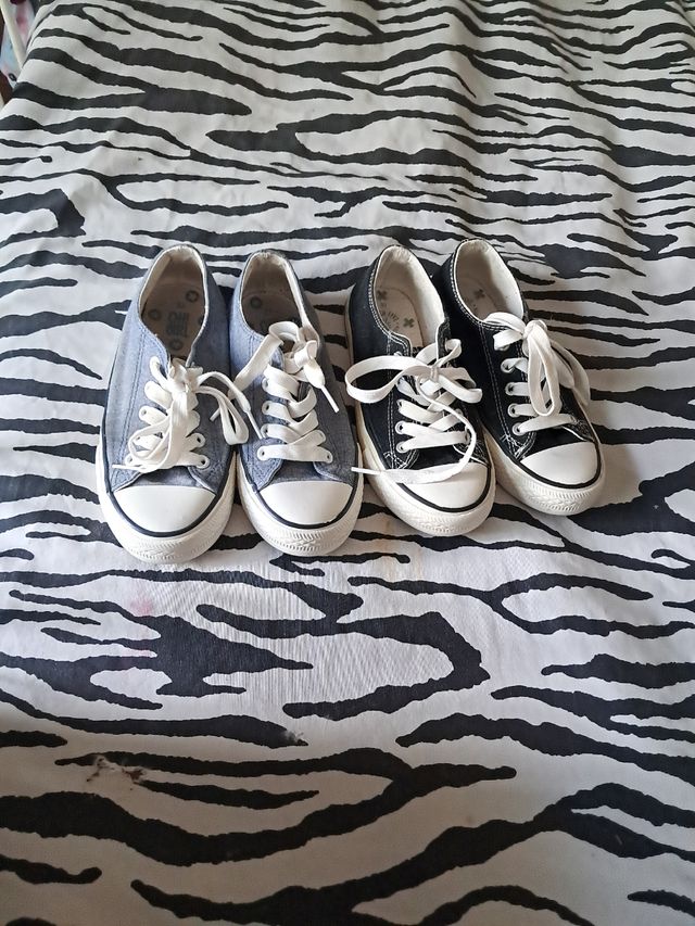 Dos pares de zapatillas infantiles T 33