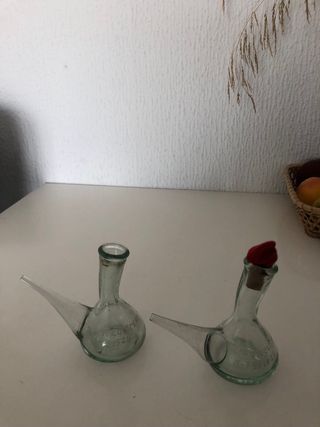 Antiguas porrones de cristal catalanas