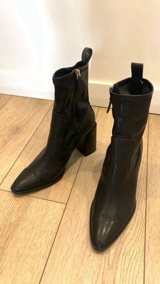 Botines negros tacon Mango