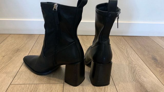 Botines negros tacon Mango