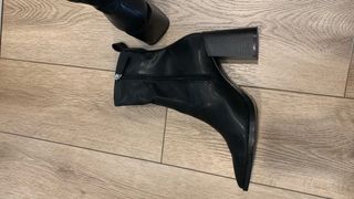 Botines negros tacon Mango
