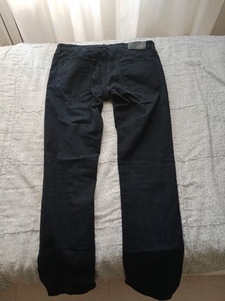 Pantalón Jack Jones talla 34.