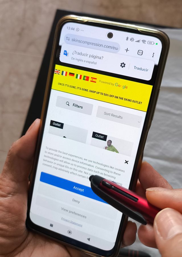 20 bolígrafos de 3 tintas con puntero táctil.