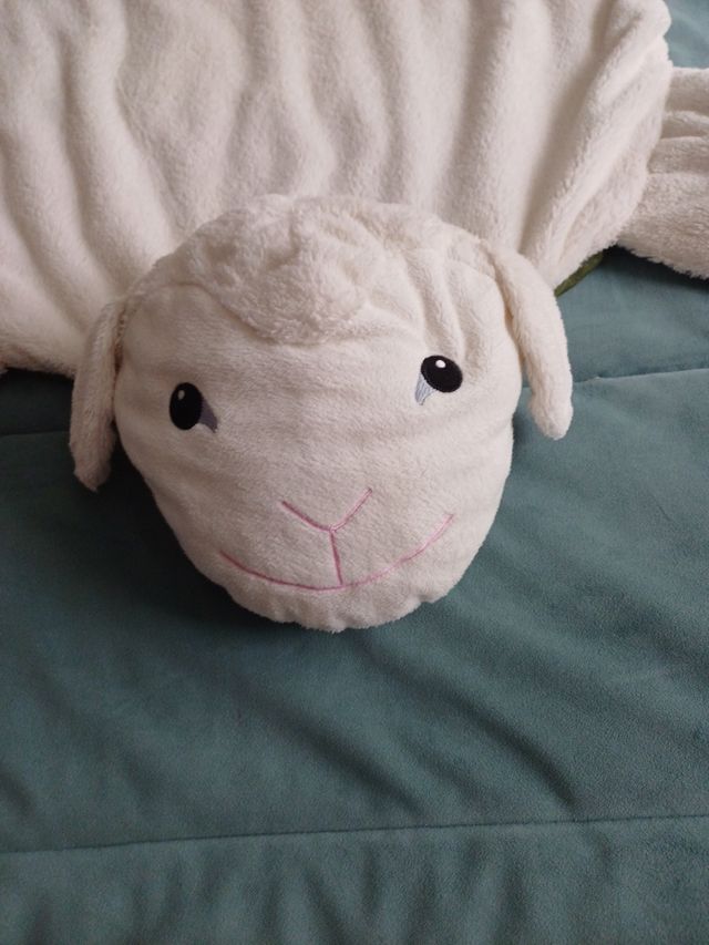 Alfombra cordero bebé