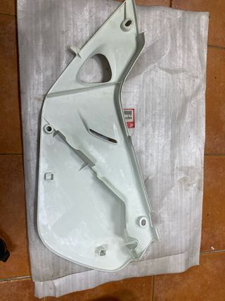 Tapa portanumeros trasera derecha Honda CR 125 250
