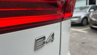 VOLVO XC60 todoterreno 2.0 B4 D MOMENTUM PRO AUTO 5P