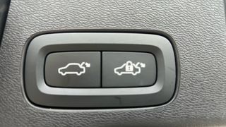 VOLVO XC60 todoterreno 2.0 B4 D MOMENTUM PRO AUTO 5P