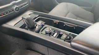 VOLVO XC60 TODOTERRENO 2.0 B4 D MOMENTUM AUTO 4WD 5P