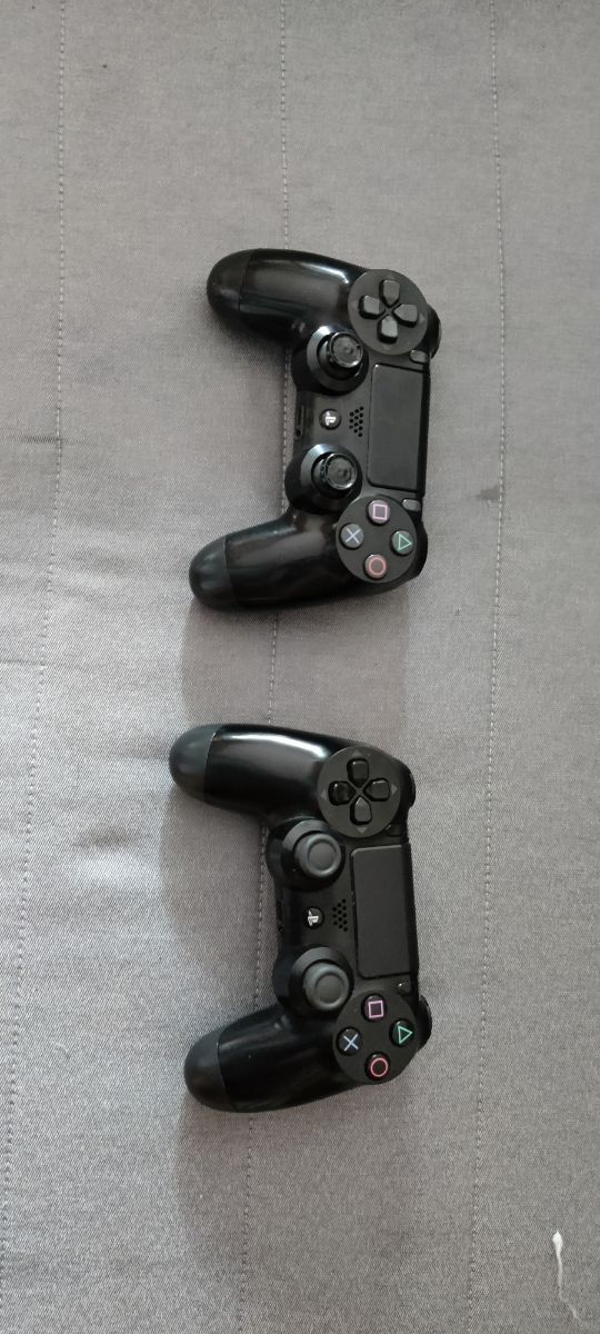 2 Mandos PS4 (PlayStation 4) negros